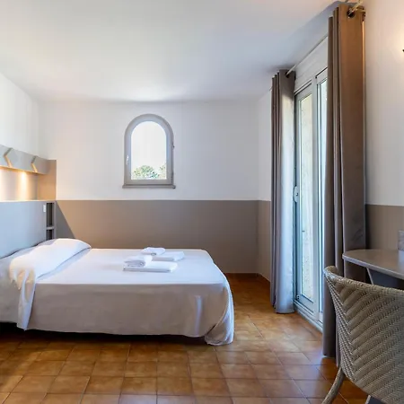 Apartmanhotel Domaine De Caranella 3*
