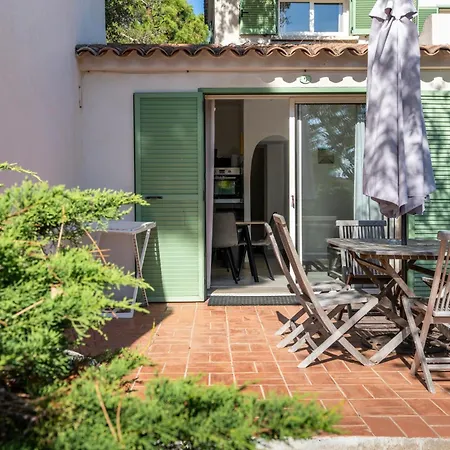 Apartmanhotel Domaine De Caranella 3*