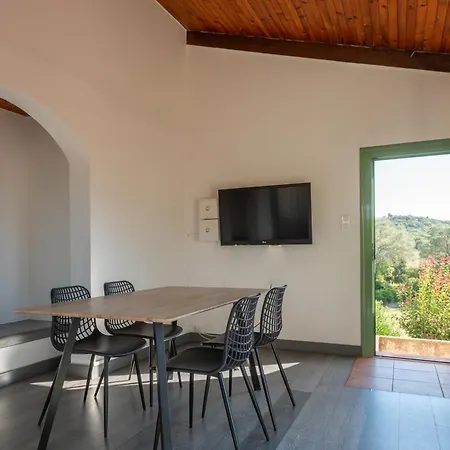 Apartmanhotel Domaine De Caranella 3*