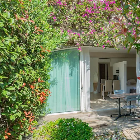 Apartmanhotel Domaine De Caranella 3*