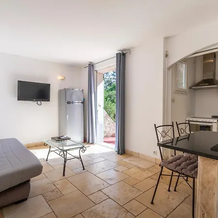 Apartmanhotel Domaine De Caranella 3*